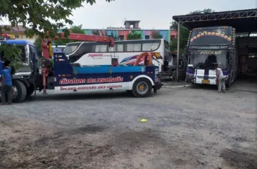 บริการลากรถบัสและรถบรรทุกขนาดใหญ่
